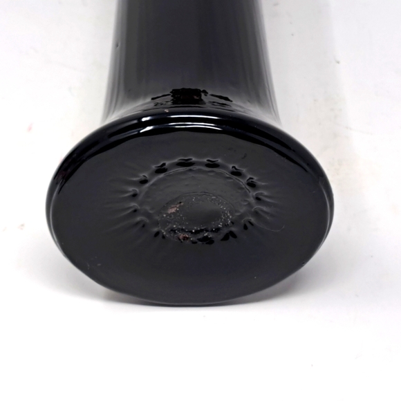 Amythist Glass Vase With Ruffled Edge - Picture 4 of 4